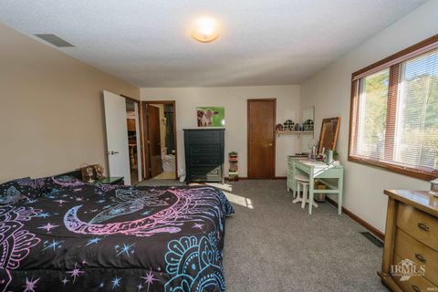 Tiny photo for 11559 S County Road 300 W, Muncie, IN 47302 (MLS # 202543321)
