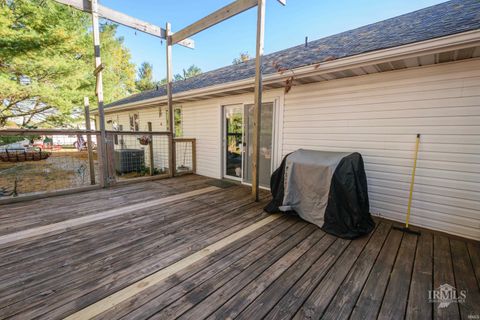 Tiny photo for 11559 S County Road 300 W, Muncie, IN 47302 (MLS # 202543321)