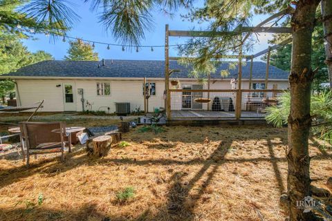 Tiny photo for 11559 S County Road 300 W, Muncie, IN 47302 (MLS # 202543321)