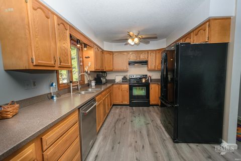 Tiny photo for 11559 S County Road 300 W, Muncie, IN 47302 (MLS # 202543321)