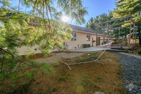 Tiny photo for 11559 S County Road 300 W, Muncie, IN 47302 (MLS # 202543321)