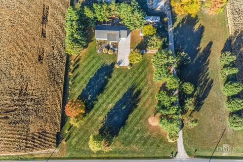 Tiny photo for 11559 S County Road 300 W, Muncie, IN 47302 (MLS # 202543321)