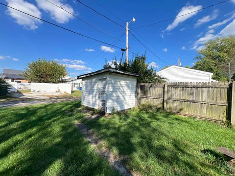 Tiny photo for 617 E 27th Street, Marion, IN 46953 (MLS # 202539315)