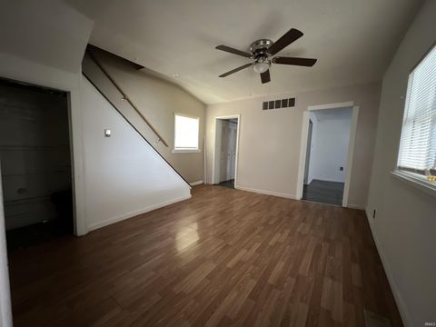 Tiny photo for 617 E 27th Street, Marion, IN 46953 (MLS # 202539315)