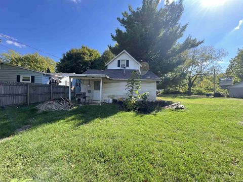Tiny photo for 617 E 27th Street, Marion, IN 46953 (MLS # 202539315)