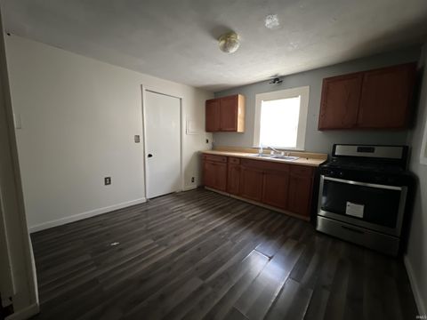 Tiny photo for 617 E 27th Street, Marion, IN 46953 (MLS # 202539315)