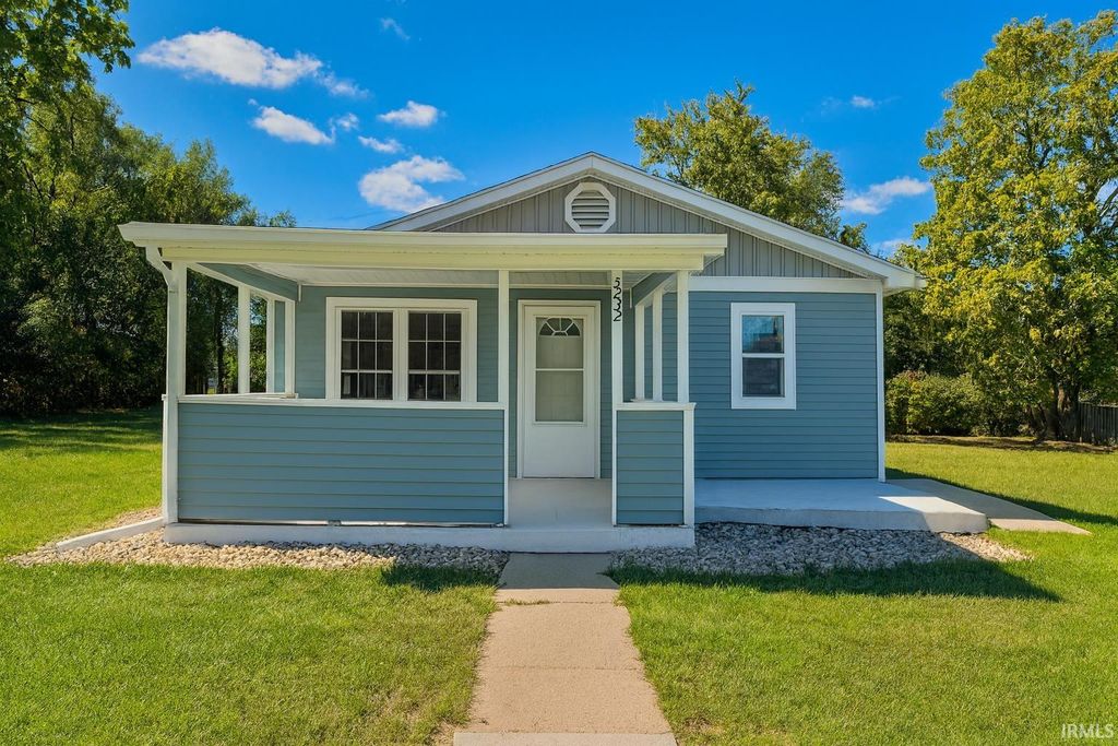 Photo of 5232 Webster Street, Fort Wayne, IN 46807 (MLS # 202539192)