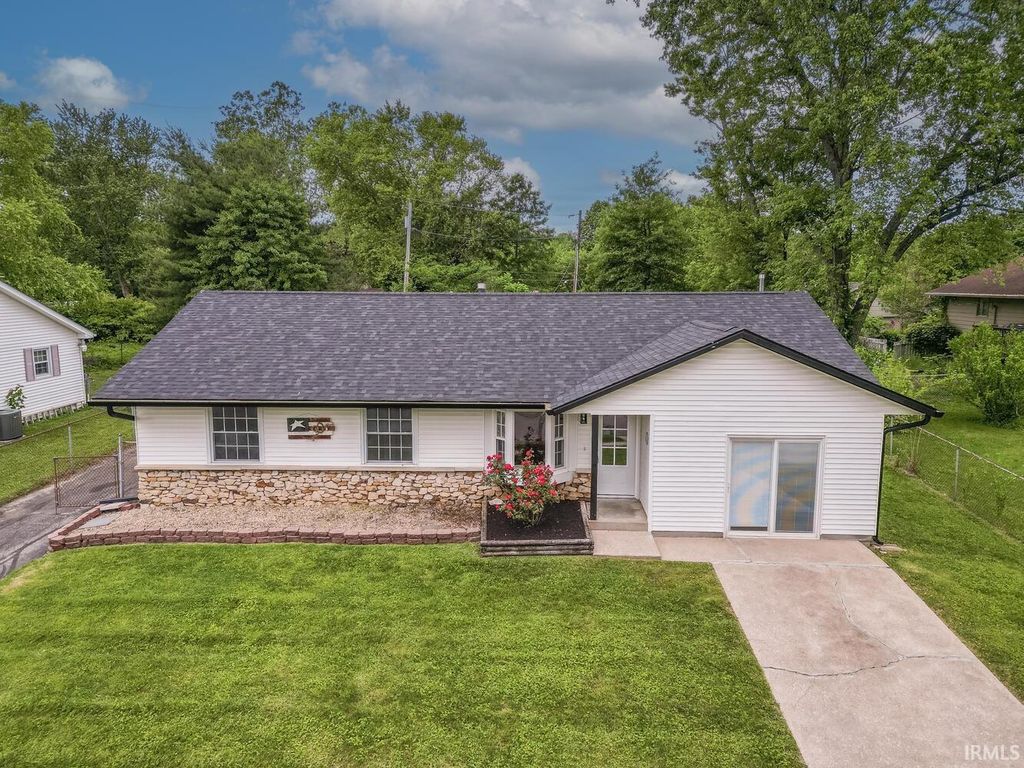 Photo of 3212 S Fairington Drive, Bloomington, IN 47403 (MLS # 202548352)