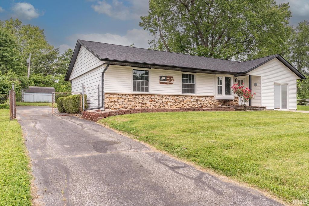 Photo of 3212 S Fairington Drive, Bloomington, IN 47403 (MLS # 202548352)