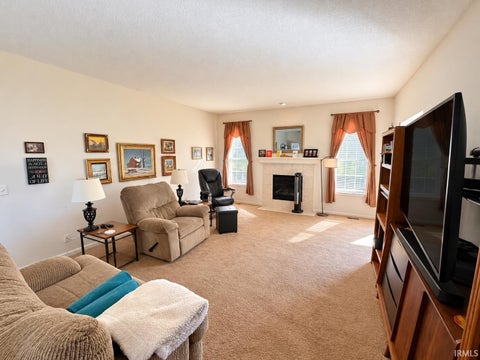 Tiny photo for 811 Honey Willow Boulevard, Huntertown, IN 46748 (MLS # 202643650)