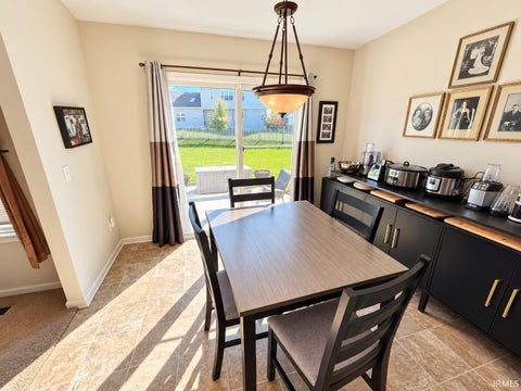 Tiny photo for 811 Honey Willow Boulevard, Huntertown, IN 46748 (MLS # 202643650)