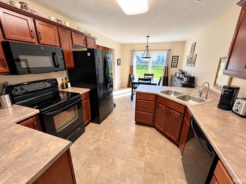 Tiny photo for 811 Honey Willow Boulevard, Huntertown, IN 46748 (MLS # 202643650)