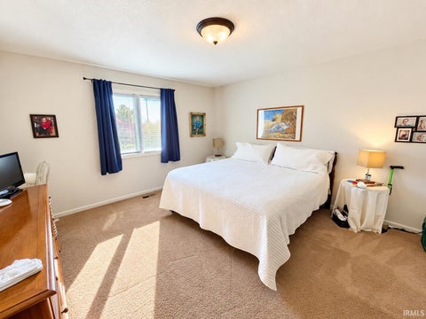 Tiny photo for 811 Honey Willow Boulevard, Huntertown, IN 46748 (MLS # 202643650)