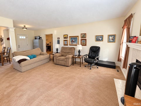 Tiny photo for 811 Honey Willow Boulevard, Huntertown, IN 46748 (MLS # 202643650)