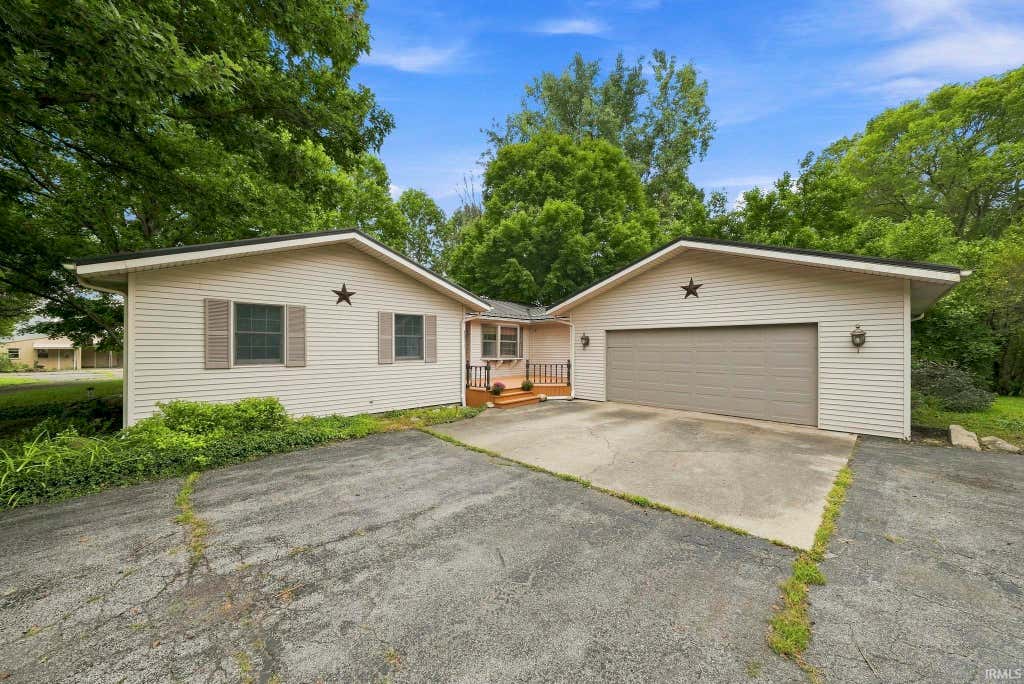 Photo of 4201 S Whitley Road, South Whitley, IN 46787 (MLS # 202634409)