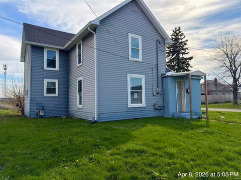 Photo of 131 W Lordeman Street, Kokomo, IN 46901 (MLS # 202613614)