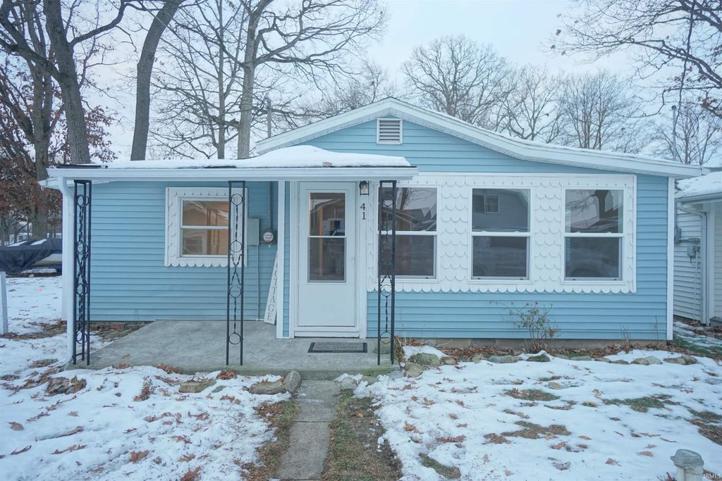 Photo of 41 EMS D18C Lane, Syracuse, IN 46567 (MLS # 202549136)