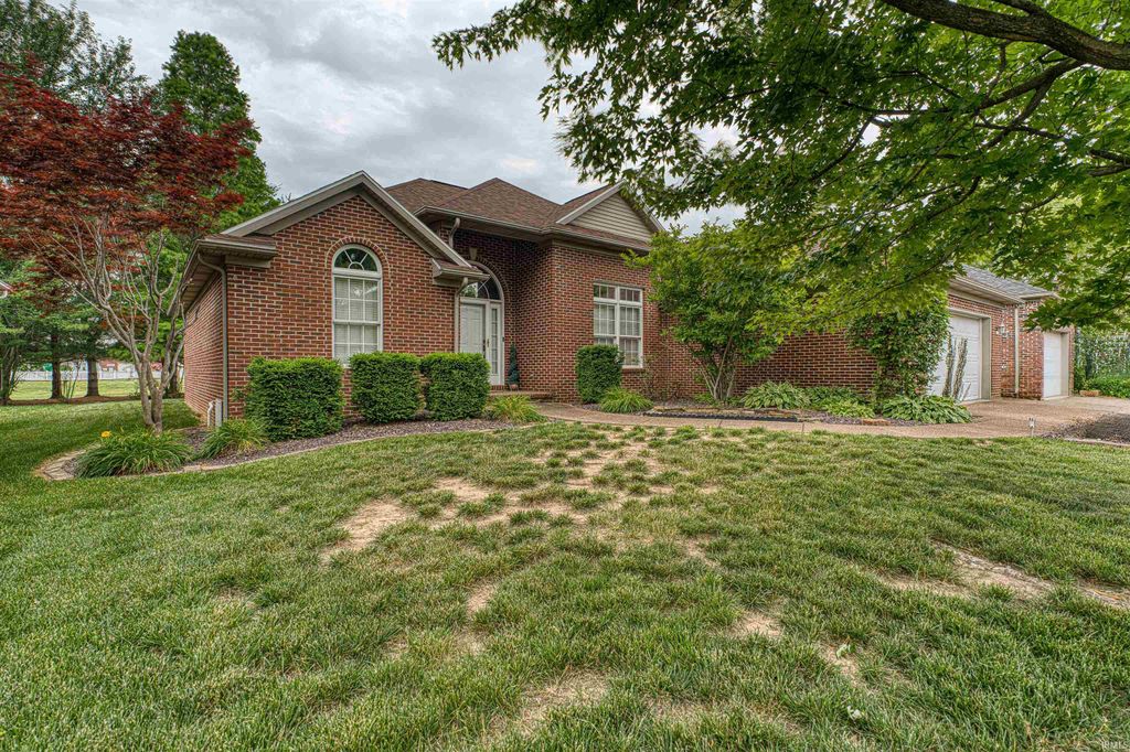 Photo of 2741 Beaumont Drive, Evansville, IN 47725 (MLS # 202619176)