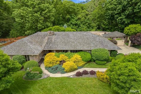 Photo of 570 Golden Place, Lafayette, IN 47905 (MLS # 202537853)