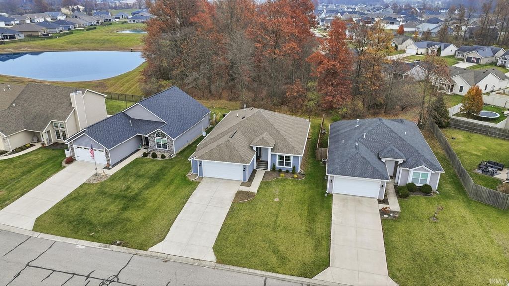 Photo of 7920 Wethersfield Cove, Fort Wayne, IN 46835 (MLS # 202546812)