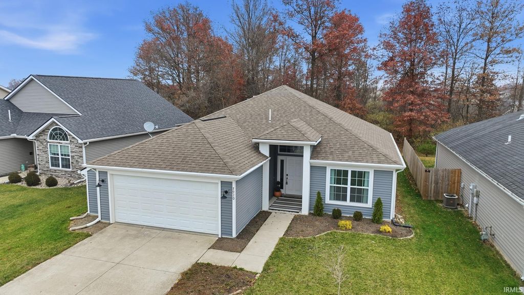 Photo of 7920 Wethersfield Cove, Fort Wayne, IN 46835 (MLS # 202546812)