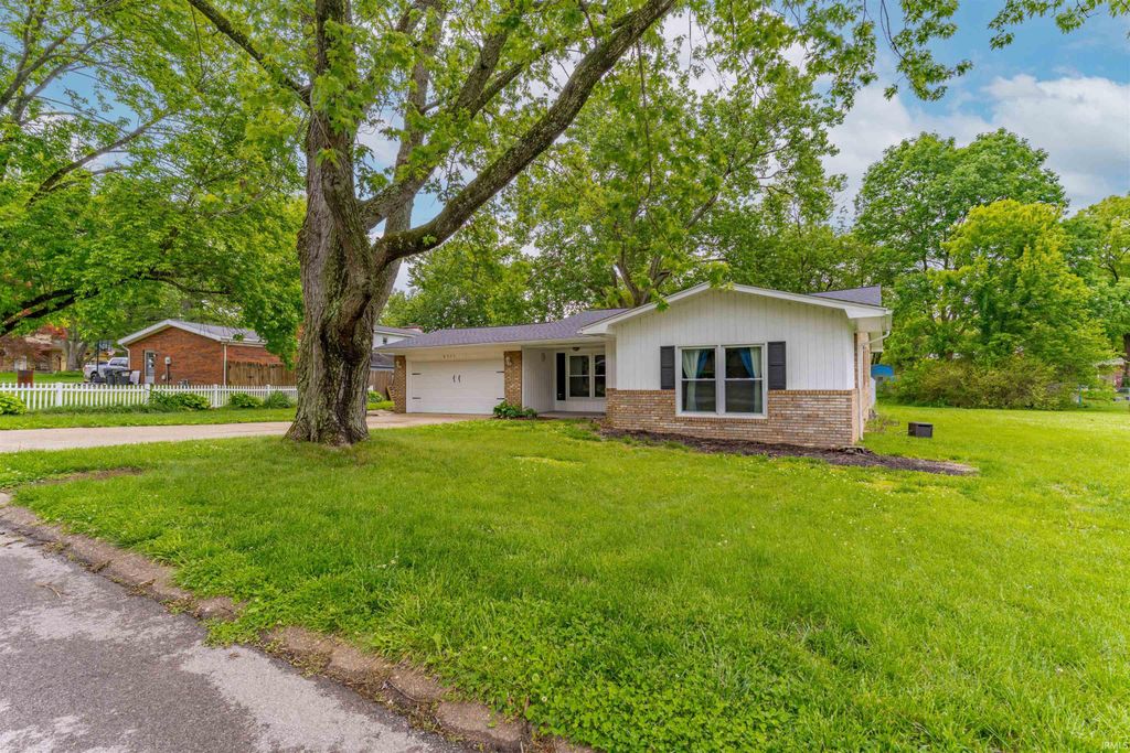 Photo of 8311 Poplar Drive, Newburgh, IN 47630 (MLS # 202617007)
