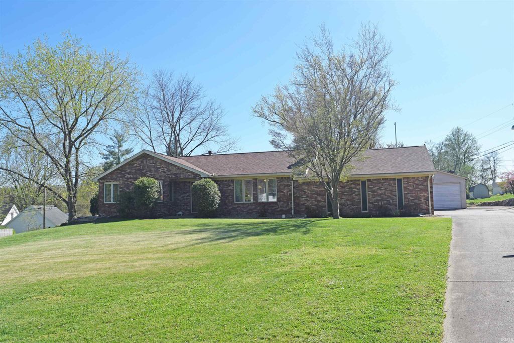 Photo of 2305 Trail Drive, Evansville, IN 47711 (MLS # 202611927)