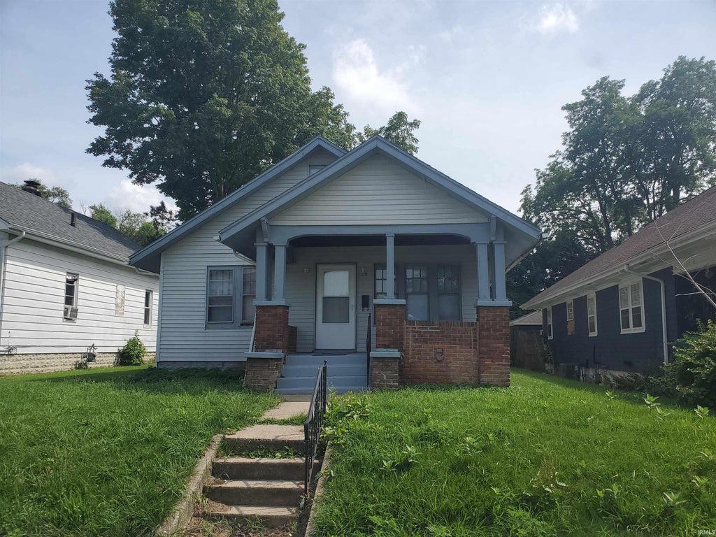 Photo of 128 E Irvington Street, South Bend, IN 46614 (MLS # 202629011)