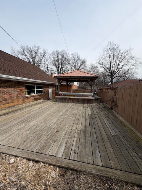 Tiny photo for 1014 N Vine Street, Boonville, IN 47601 (MLS # 202605838)