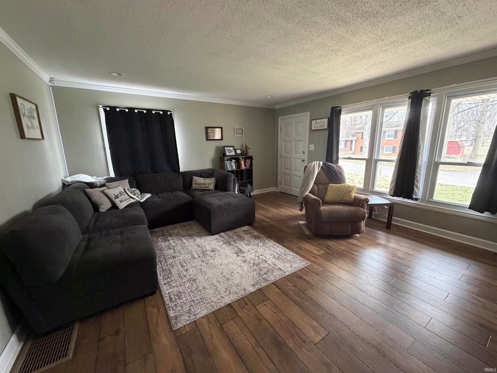 Photo of 1014 N Vine Street, Boonville, IN 47601 (MLS # 202605838)