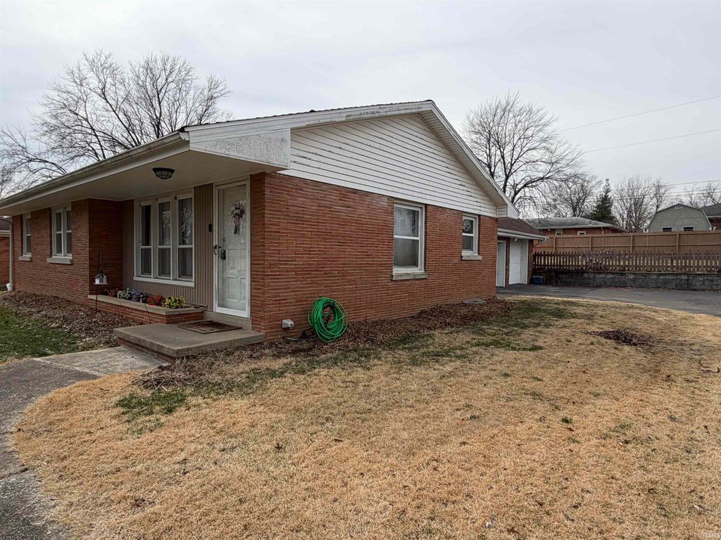 Photo of 1014 N Vine Street, Boonville, IN 47601 (MLS # 202605838)