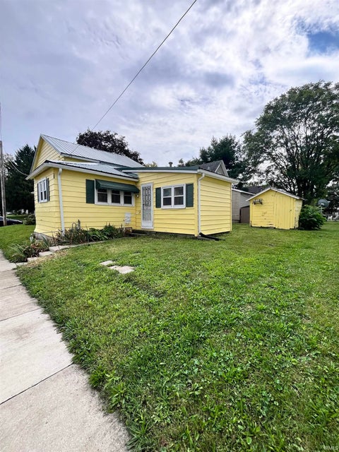 Tiny photo for 919 N Purdum Street, Kokomo, IN 46901 (MLS # 202638510)