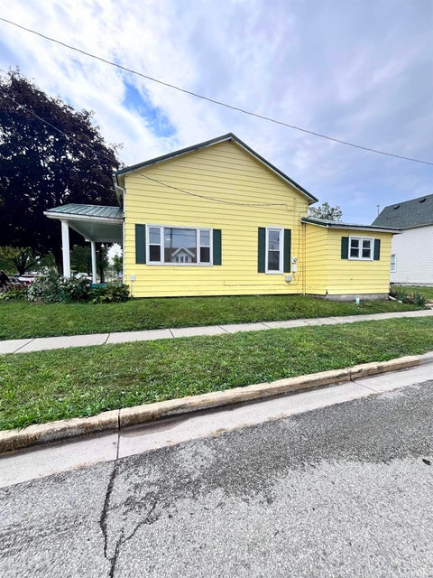 Tiny photo for 919 N Purdum Street, Kokomo, IN 46901 (MLS # 202638510)