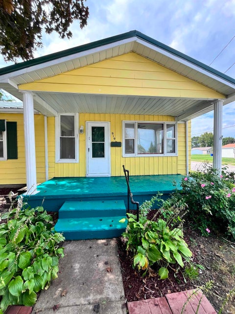 Tiny photo for 919 N Purdum Street, Kokomo, IN 46901 (MLS # 202638510)