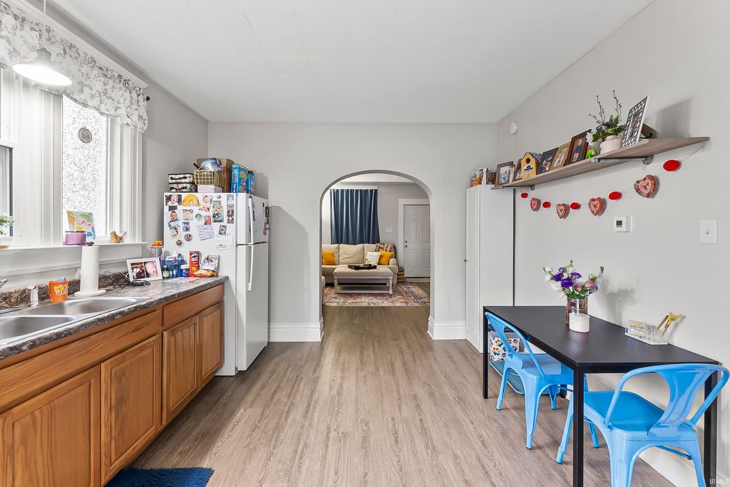 Photo of 2404 N Clinton Street, Fort Wayne, IN 46805 (MLS # 202543705)