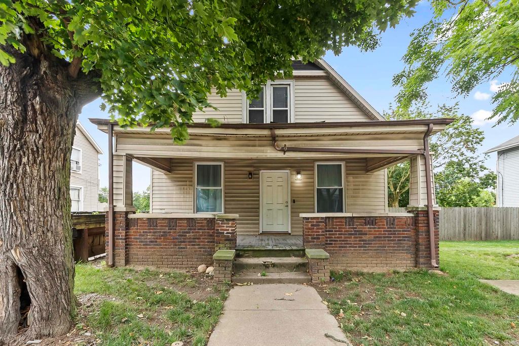 Photo of 2404 N Clinton Street, Fort Wayne, IN 46805 (MLS # 202543705)