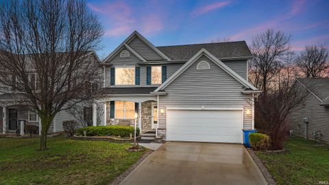 Photo of 4006 Ravens Cove Run, Fort Wayne, IN 46818 (MLS # 202608062)