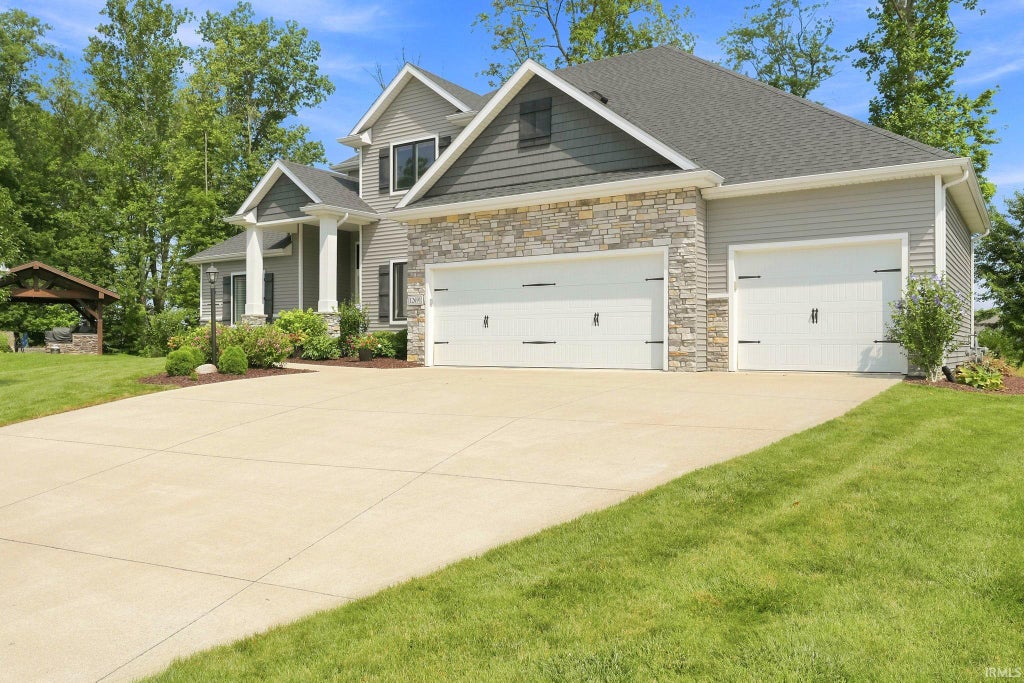 Photo of 12691 Berkhill Cove, Fort Wayne, IN 46818 (MLS # 202629365)