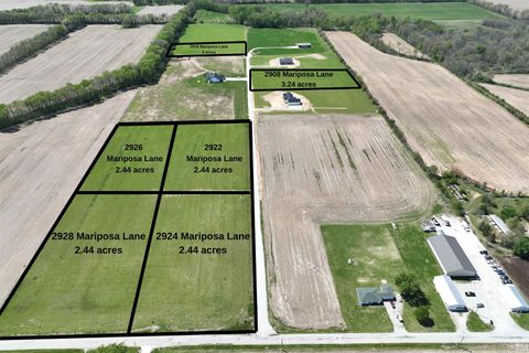 Photo of 2916 Mariposa Lane, Lafayette, IN 47905 (MLS # 202431858)