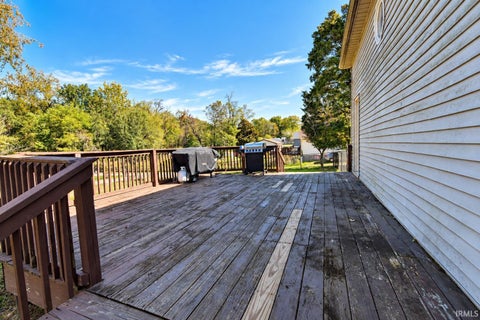 Tiny photo for 510 E Gough Avenue, Boonville, IN 47601 (MLS # 202643651)