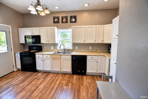 Tiny photo for 510 E Gough Avenue, Boonville, IN 47601 (MLS # 202643651)