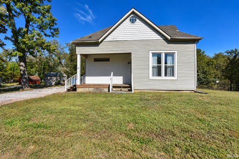Tiny photo for 510 E Gough Avenue, Boonville, IN 47601 (MLS # 202643651)