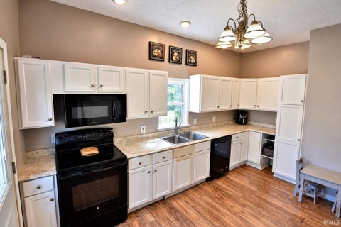 Tiny photo for 510 E Gough Avenue, Boonville, IN 47601 (MLS # 202643651)