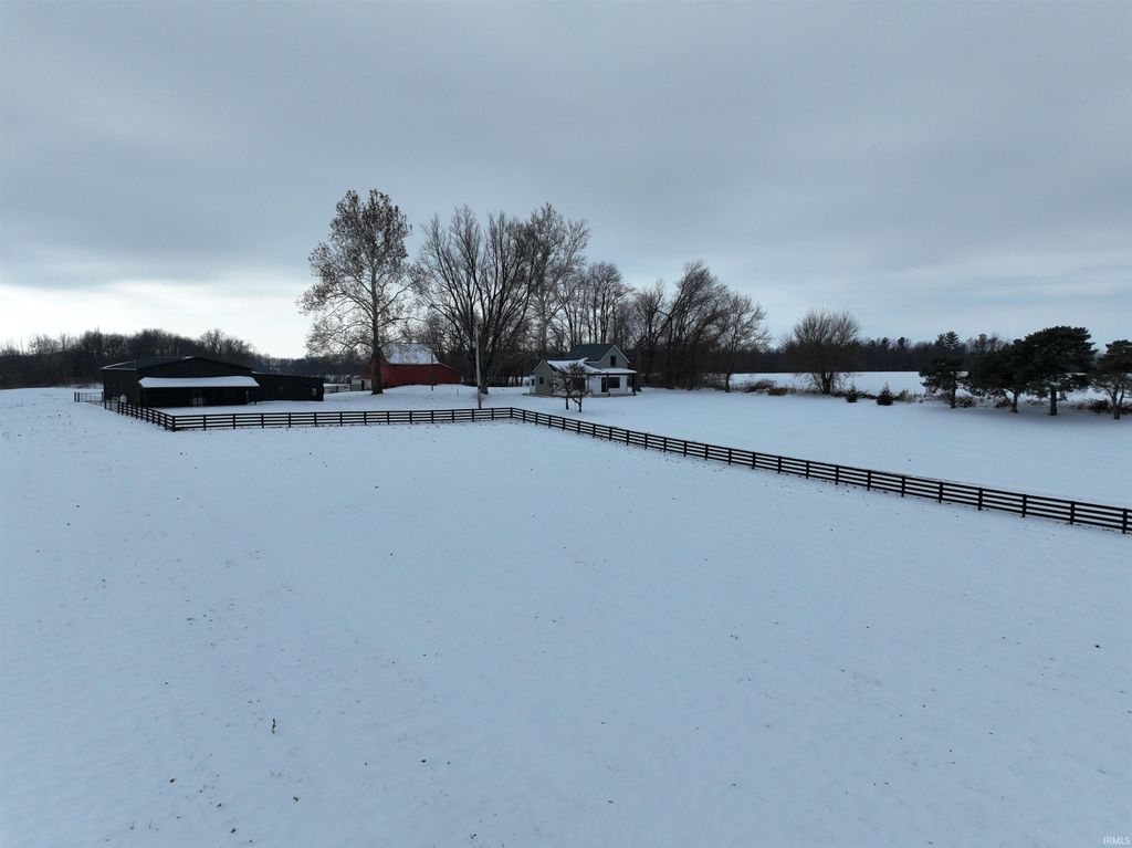 Photo of 3981 W State Road 110 Road, Rochester, IN 46975 (MLS # 202548511)