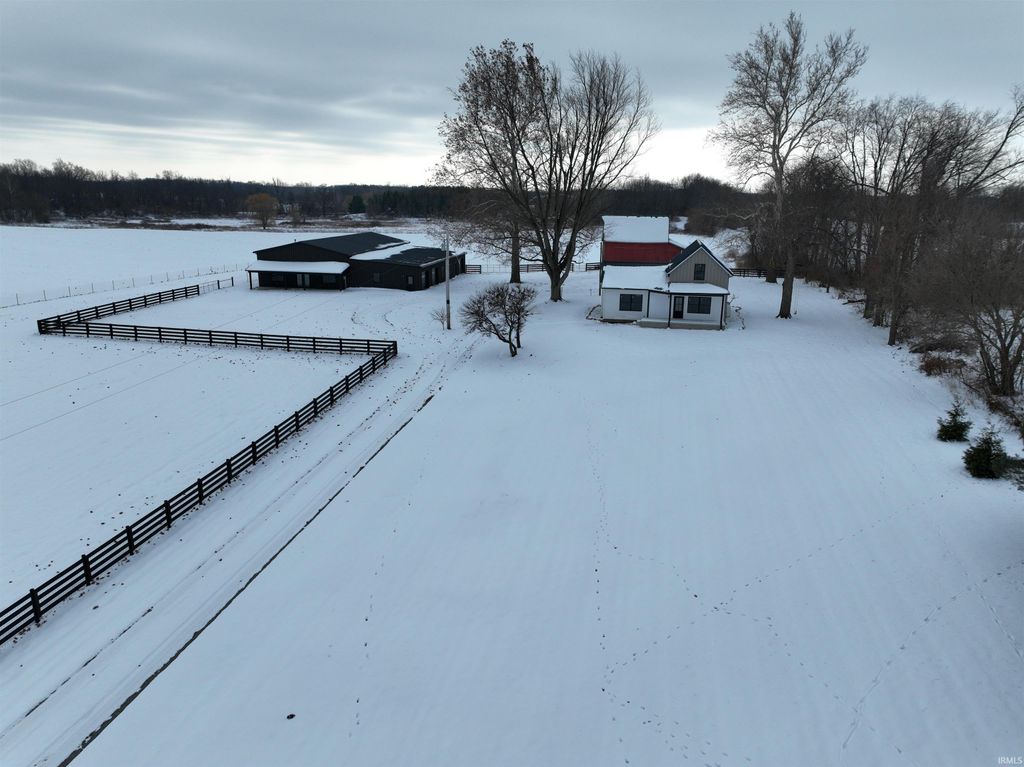 Photo of 3981 W State Road 110 Road, Rochester, IN 46975 (MLS # 202548511)