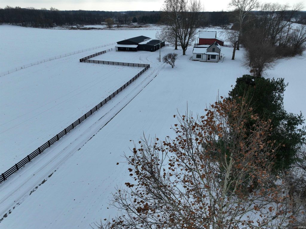 Photo of 3981 W State Road 110 Road, Rochester, IN 46975 (MLS # 202548511)