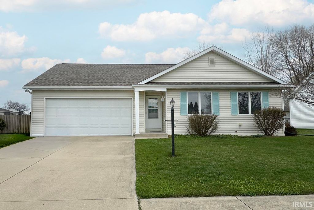 Photo of 924 Eagle Drive, Goshen, IN 46526 (MLS # 202610710)