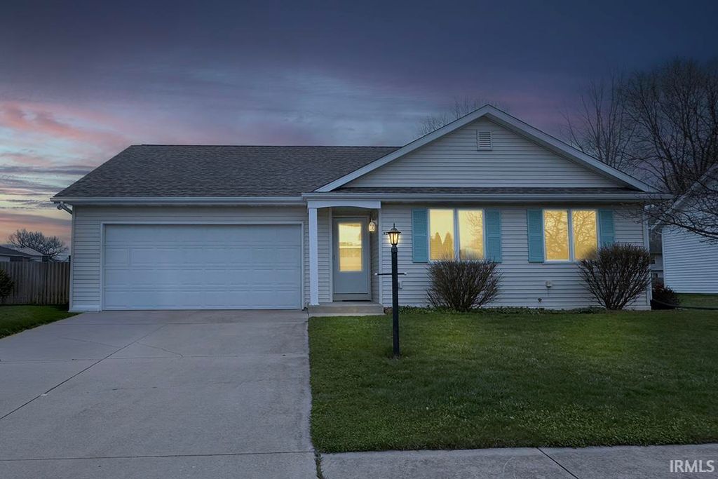 Photo of 924 Eagle Drive, Goshen, IN 46526 (MLS # 202610710)