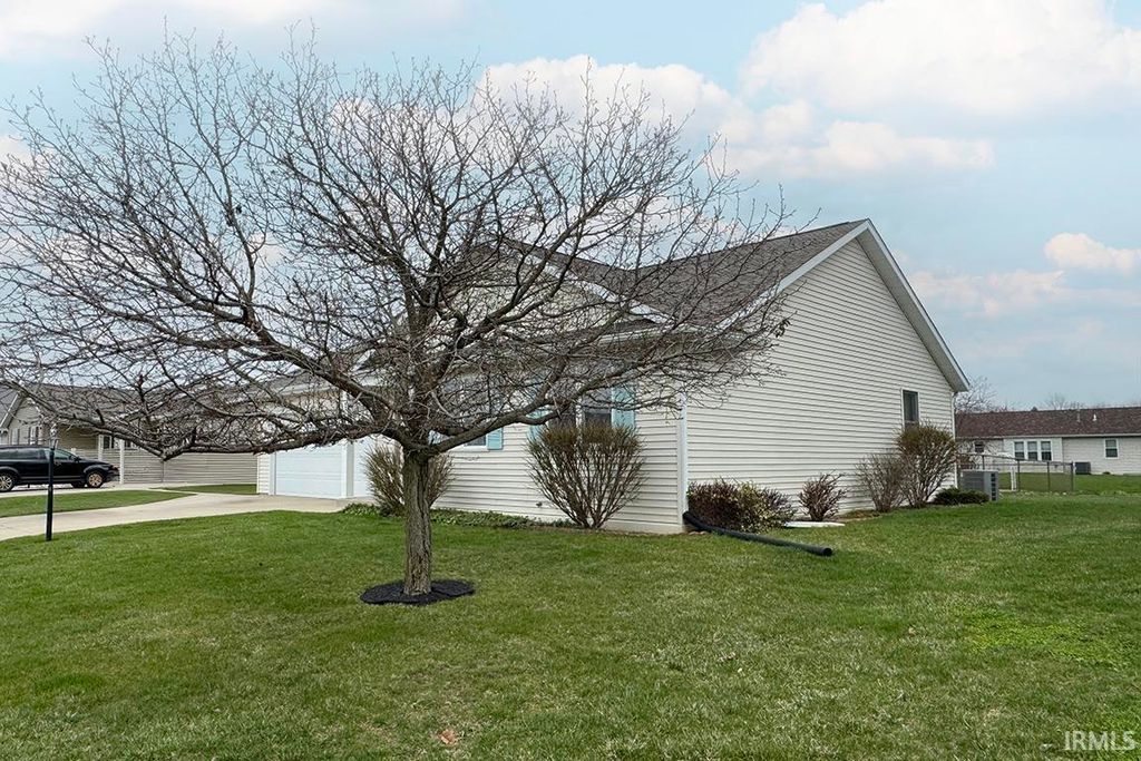 Photo of 924 Eagle Drive, Goshen, IN 46526 (MLS # 202610710)