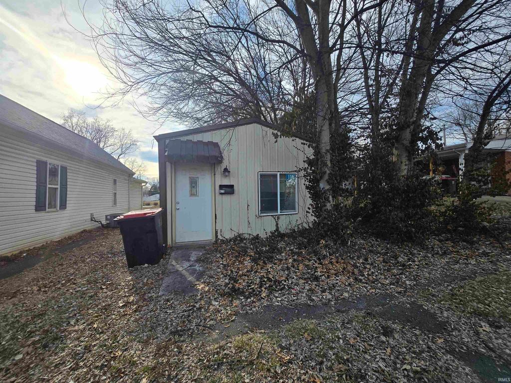 Photo of 823 Mill Street, Mount Vernon, IN 47620 (MLS # 202608944)